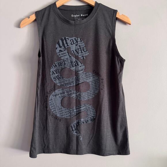 Taylor Swift Reputation Tour Sleeveless Muscle Tee Tank Top Gray Snake Small - Picture 1 of 3
